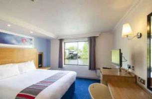 Travelodge Bath Waterside Hotel