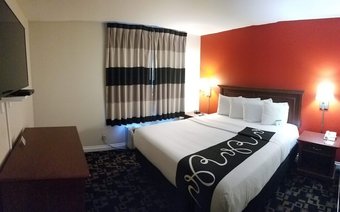 Hotel Ramada By Wyndham Oceanside