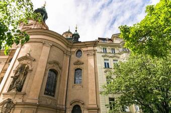 The Old Town Square & Parizska Apartments