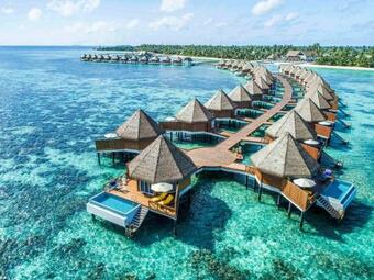 Hotel Mercure Maldives Kooddoo Resort