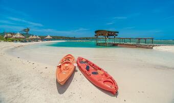 Hotel Clarion Suites Roatan At Pineapple Villas