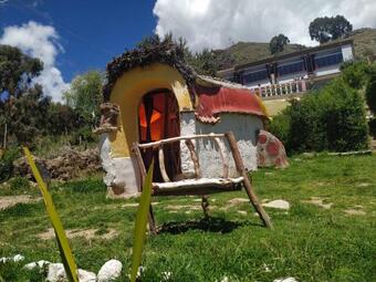 Hostal Sol Y Lago