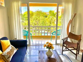 Apartment In The Old City With Balcony And Swimming Pool